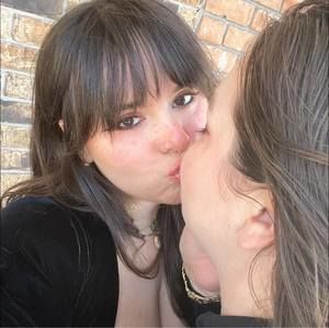 Meet your Posher, Jillian rose